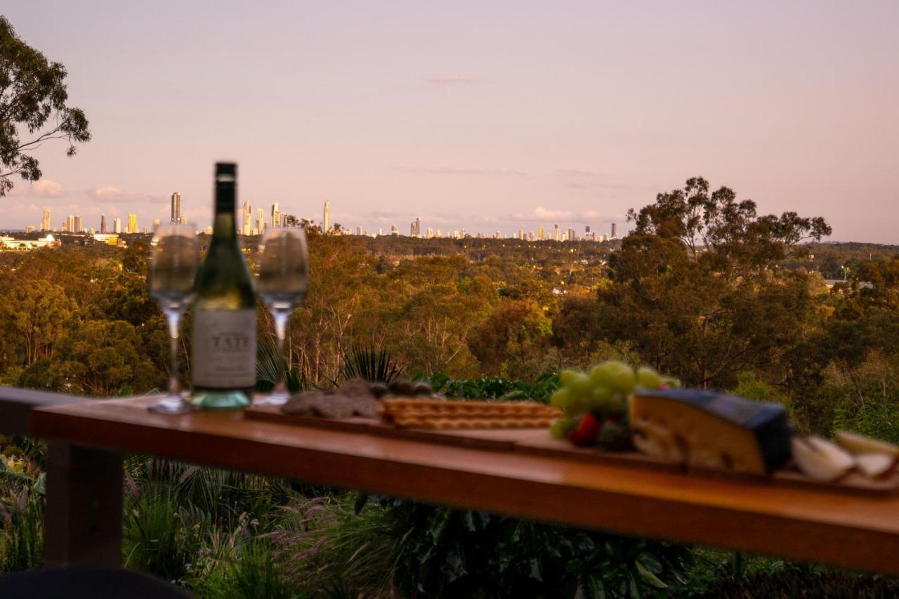 Private Retreat With & Ocean Views Close To Theme Parks Holiday home Gold Coast