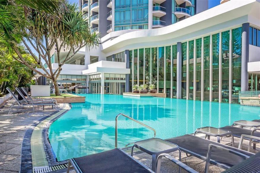 Surfers Paradise Studio *