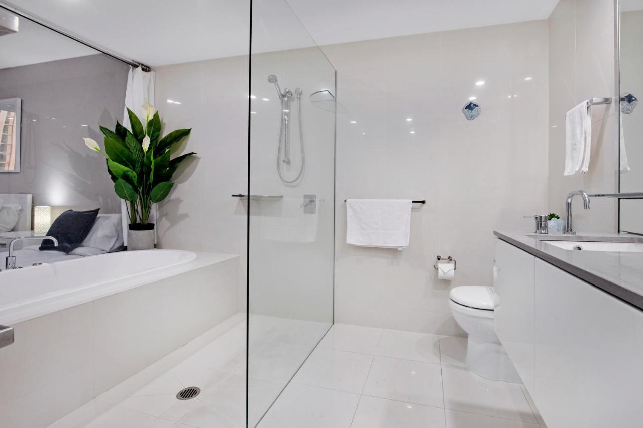 Apartment Circle On Cavill Surfers Paradise- 3 Bedroom Gold Coast