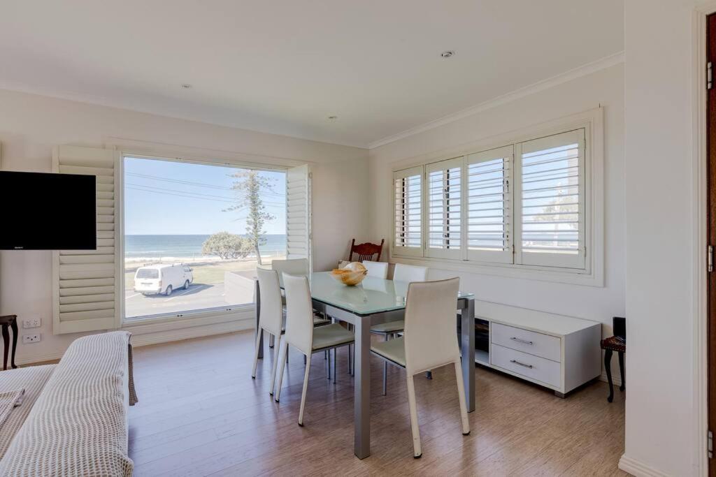 Beachfront Miami 2 Bdr Easy Living Views Views!!!! Gold Coast