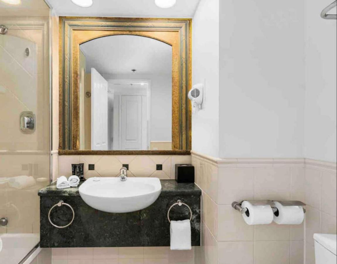 Surfers Paradise Studio * Gold Coast