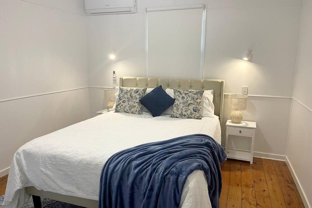 House 100ms To Freshly Renovated New Appliances *