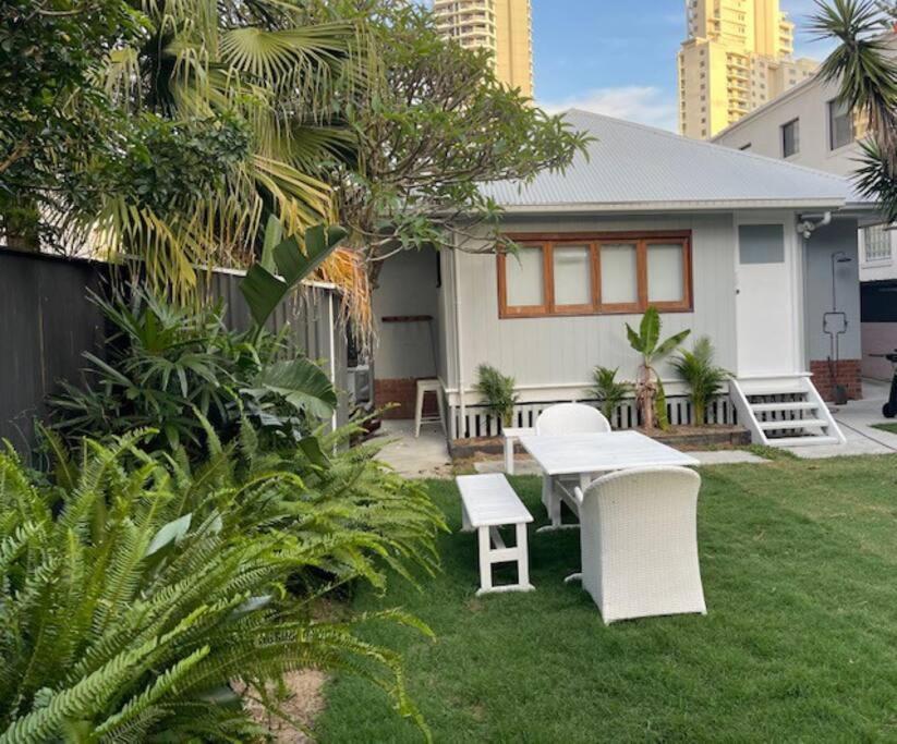 Holiday home House 100ms To Freshly Renovated New Appliances