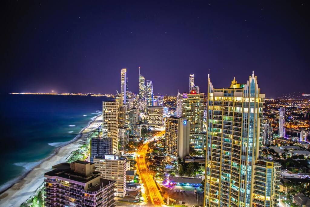 Holiday home House 100ms To Freshly Renovated New Appliances Gold Coast
