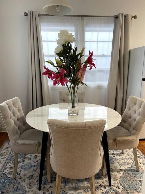 House 100ms To Freshly Renovated New Appliances * Gold Coast
