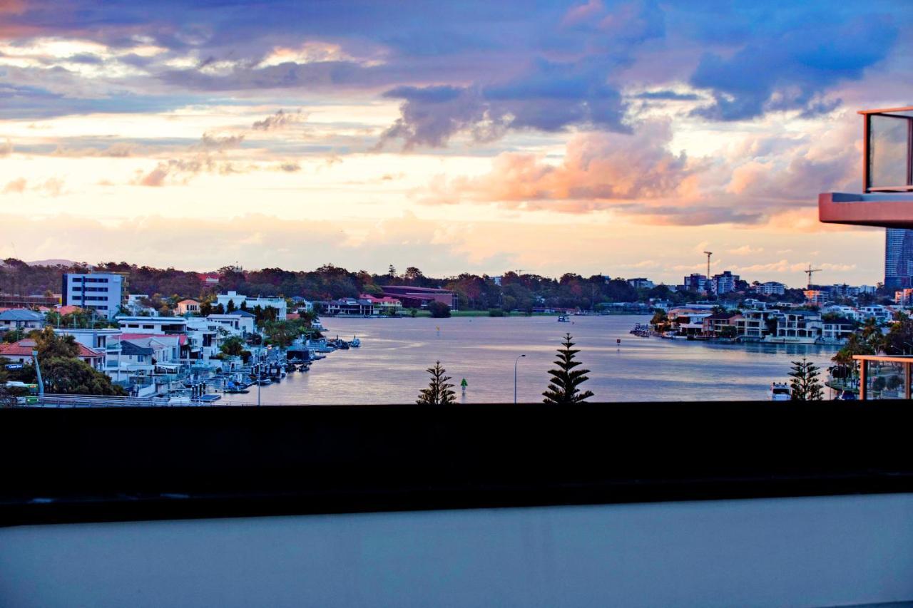 Circle On Cavill Surfers Paradise- 3 Bedroom Apartment *