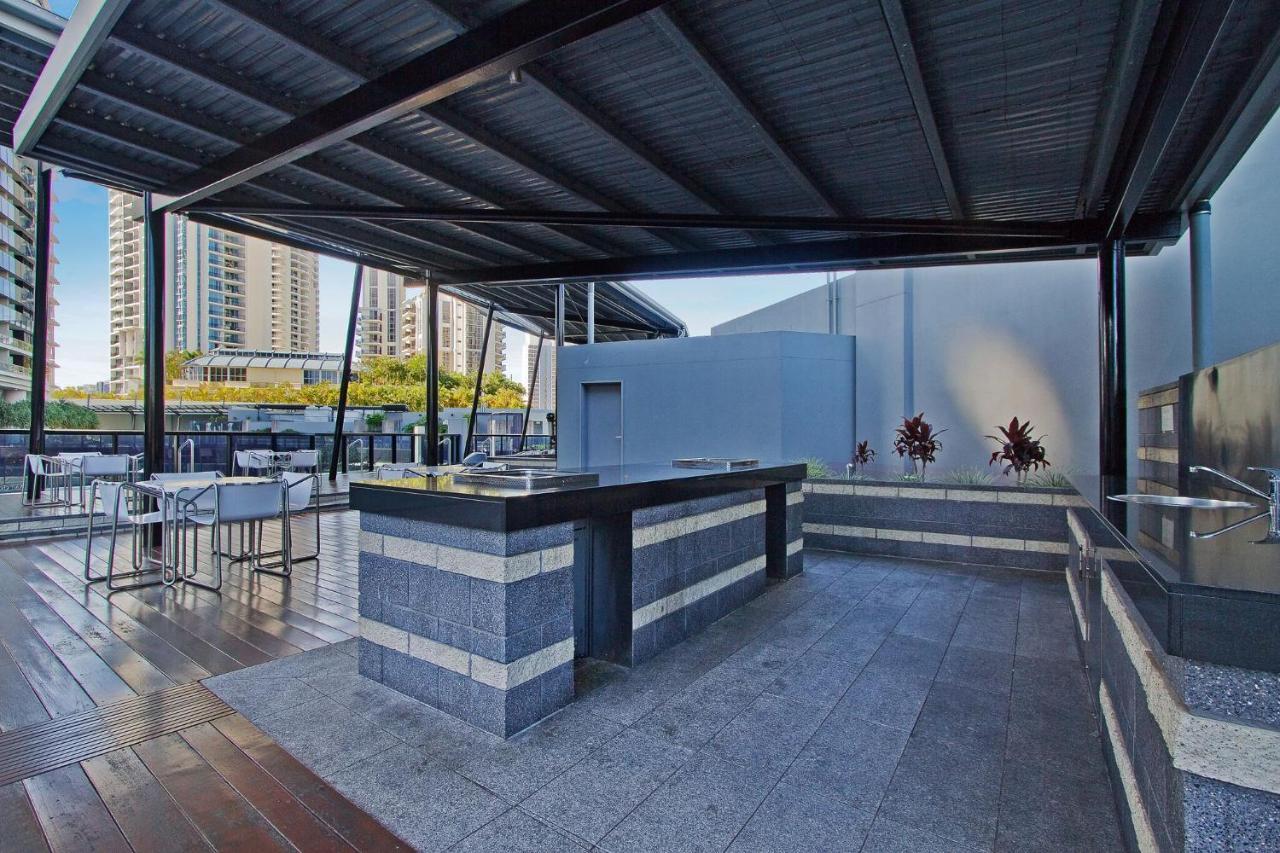 Apartment Circle On Cavill Surfers Paradise- 3 Bedroom *