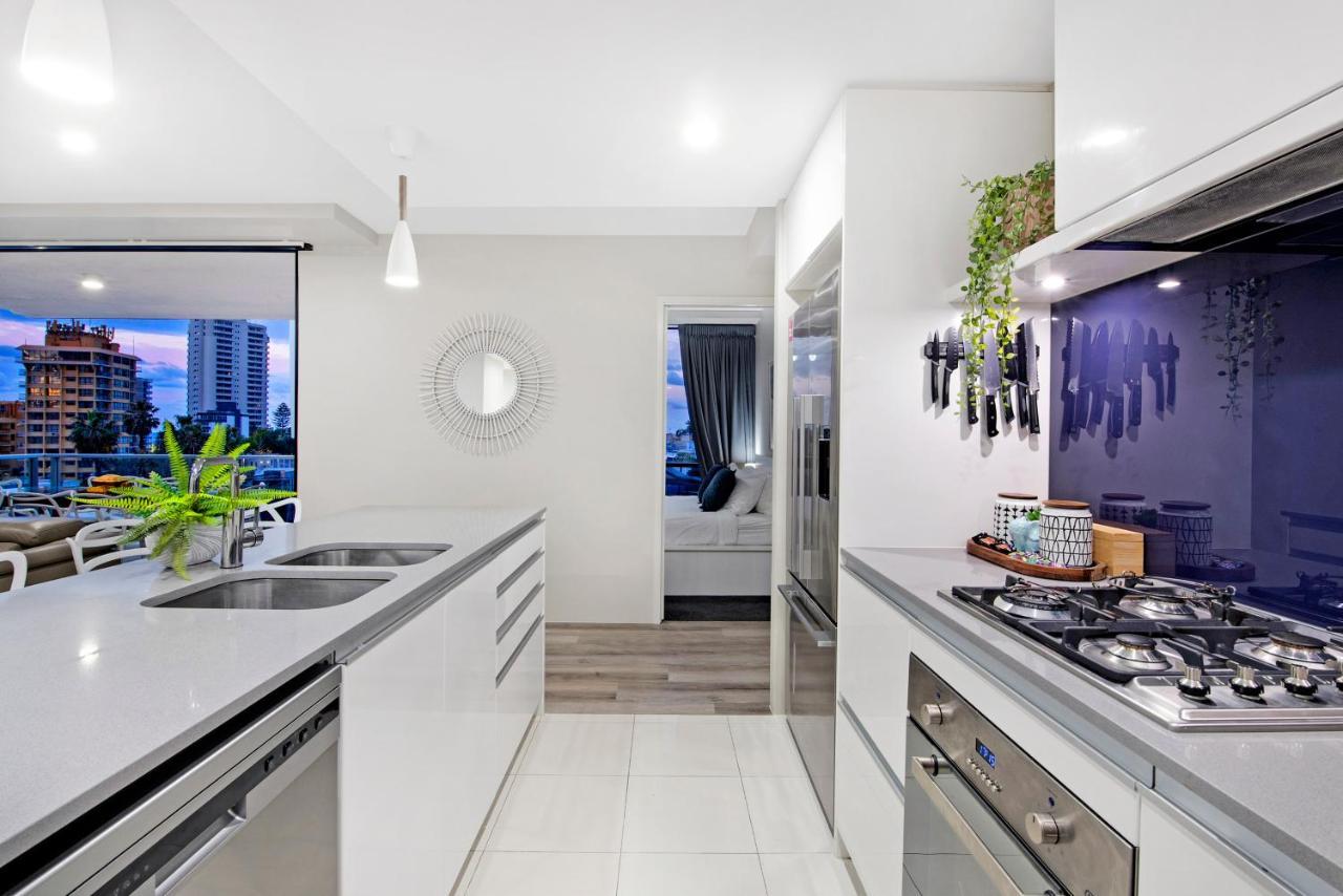 Circle On Cavill Surfers Paradise- 3 Bedroom