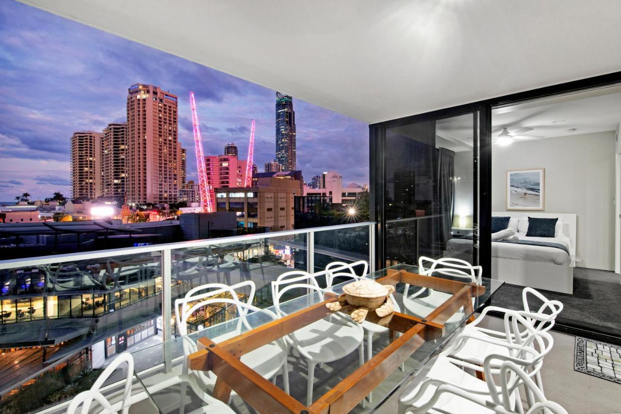 Circle On Cavill Surfers Paradise- 3 Bedroom Apartment