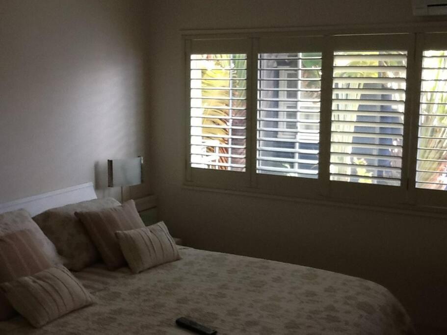 Beachfront Miami 2 Bdr Easy Living Views Views!!!! Gold Coast