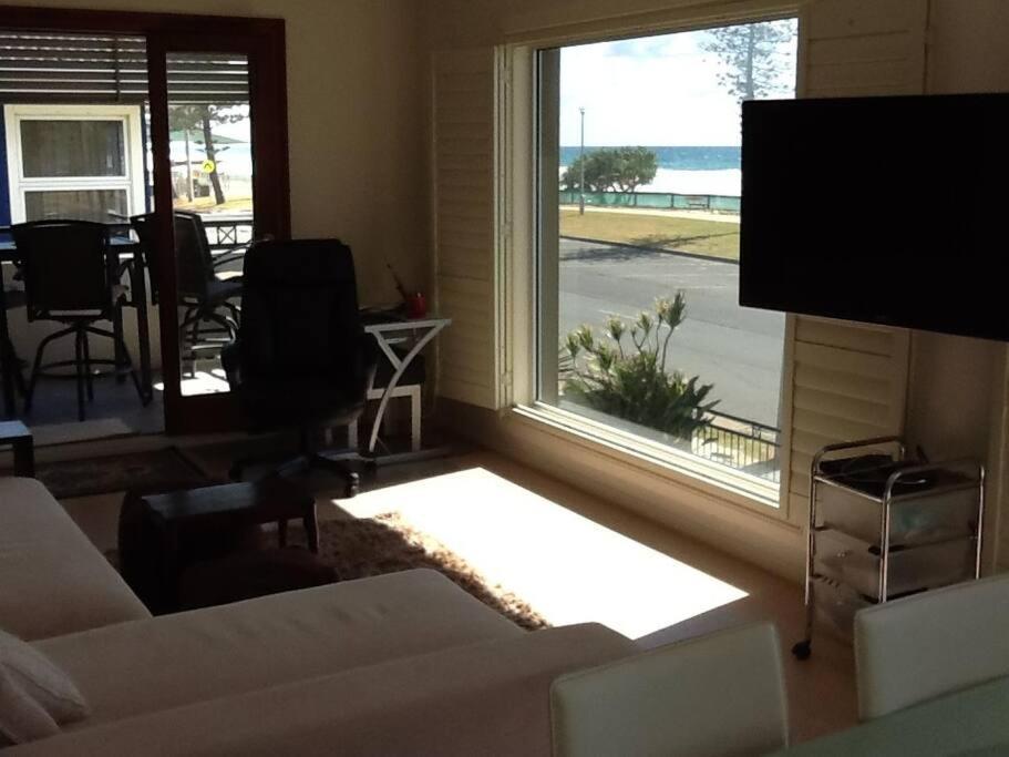 Beachfront Miami 2 Bdr Easy Living Views Views!!!!