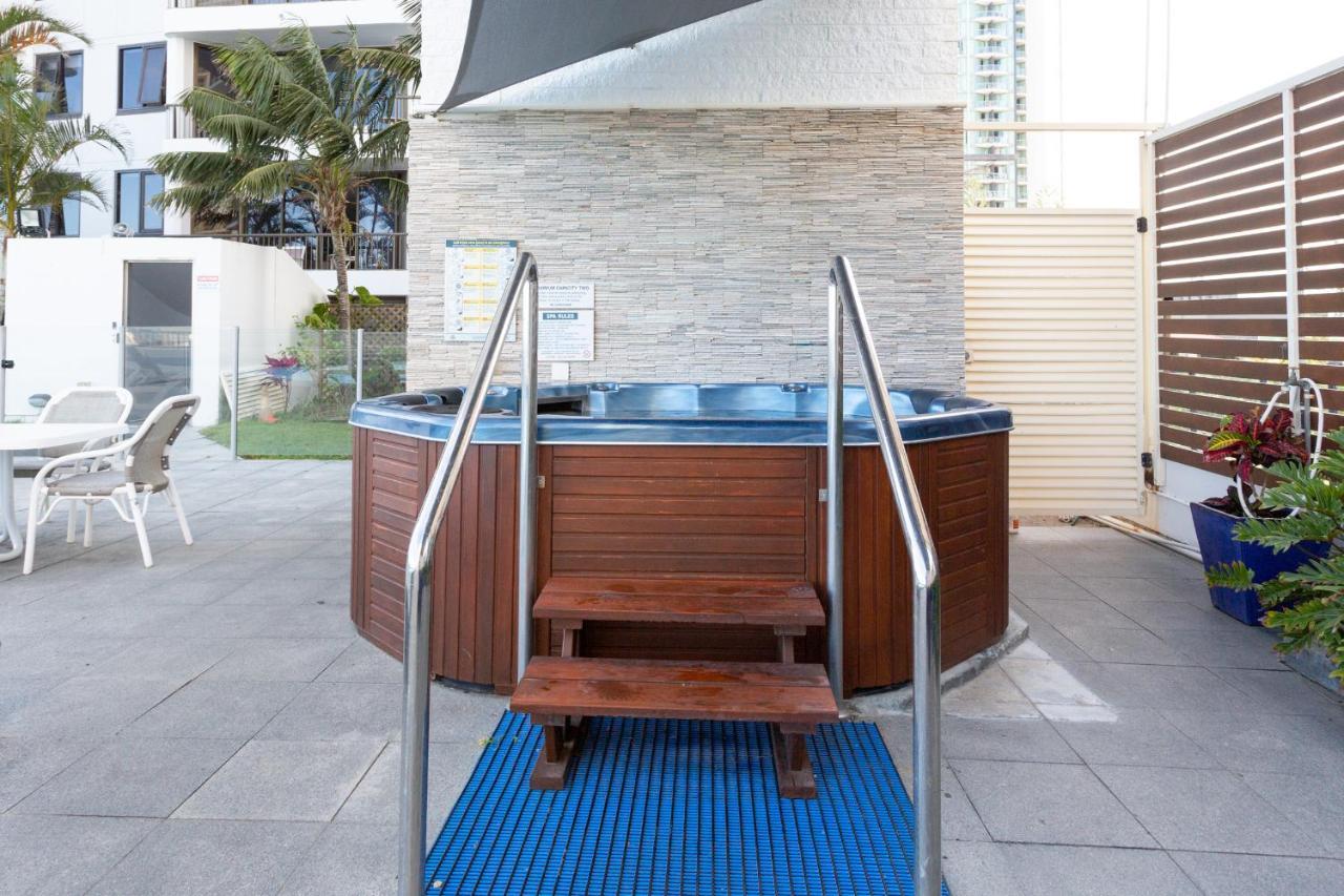 Oceanfront Family Pool & Bbq Apartment Gold Coast