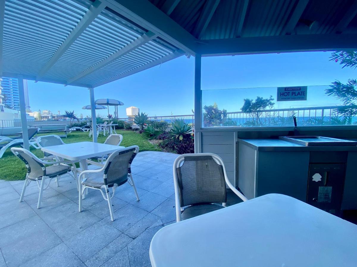 Oceanfront Family Pool & Bbq Apartment