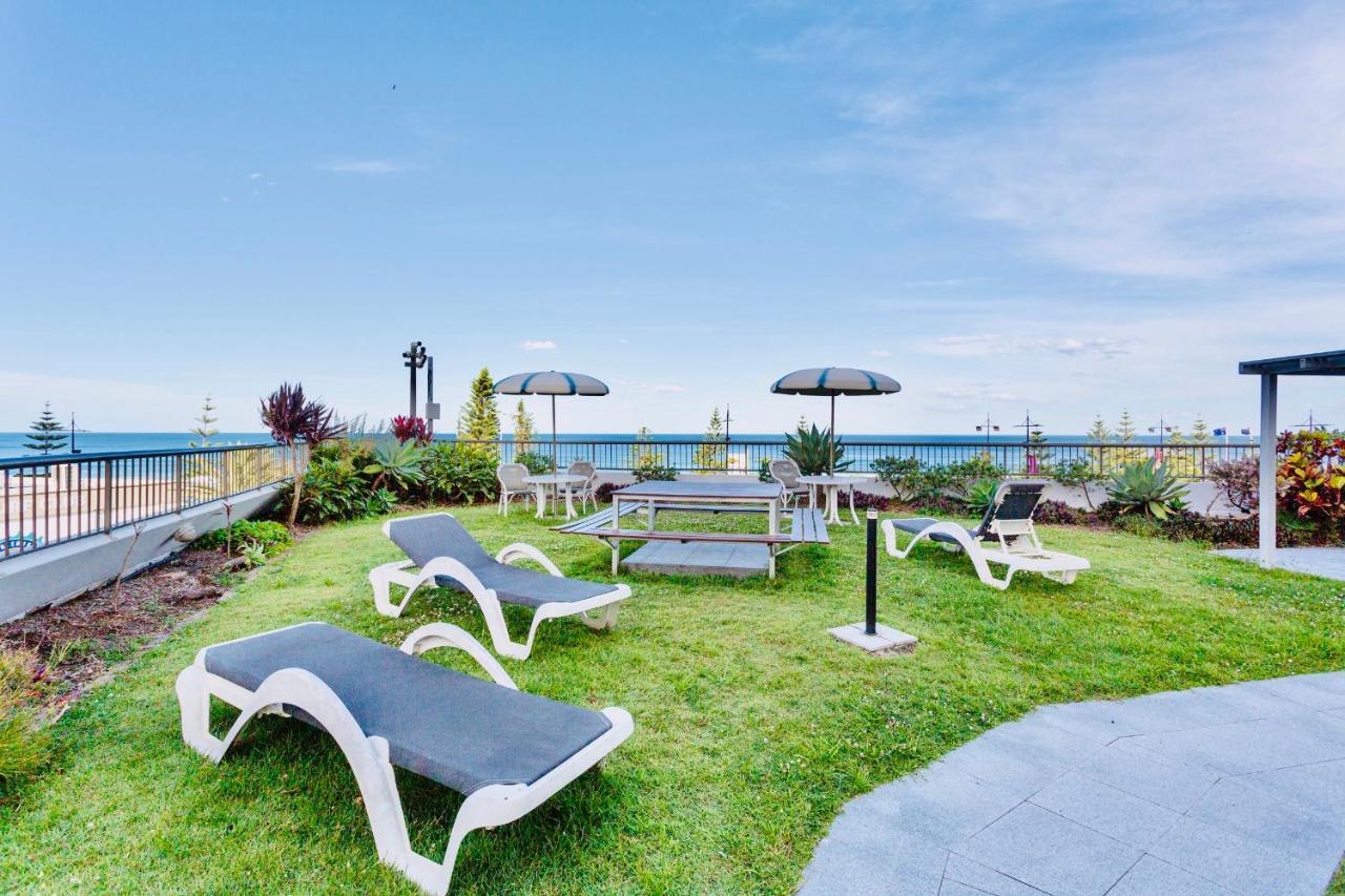 Oceanfront Family Pool & Bbq * Gold Coast