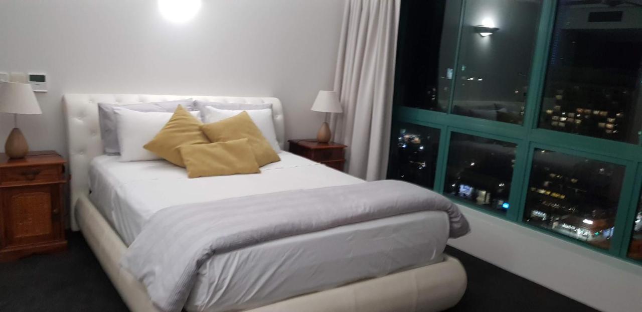 Crown Tower 25th Floor By Premium
