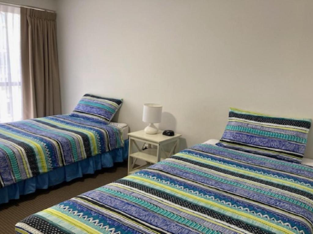 Surfside Court - Hosted By Burleigh Letting
