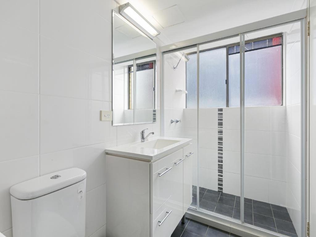 Apartment Surfside Court - Hosted By Burleigh Letting *