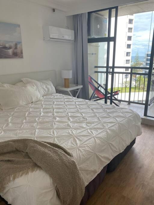 Fabulous Sea Views In The Heart Of Surfers Gold Coast