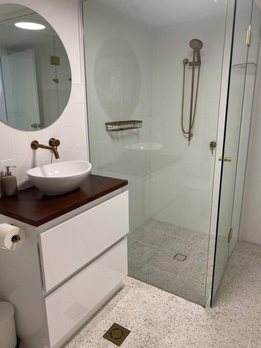 Apartment Fabulous Sea Views In The Heart Of Surfers Gold Coast