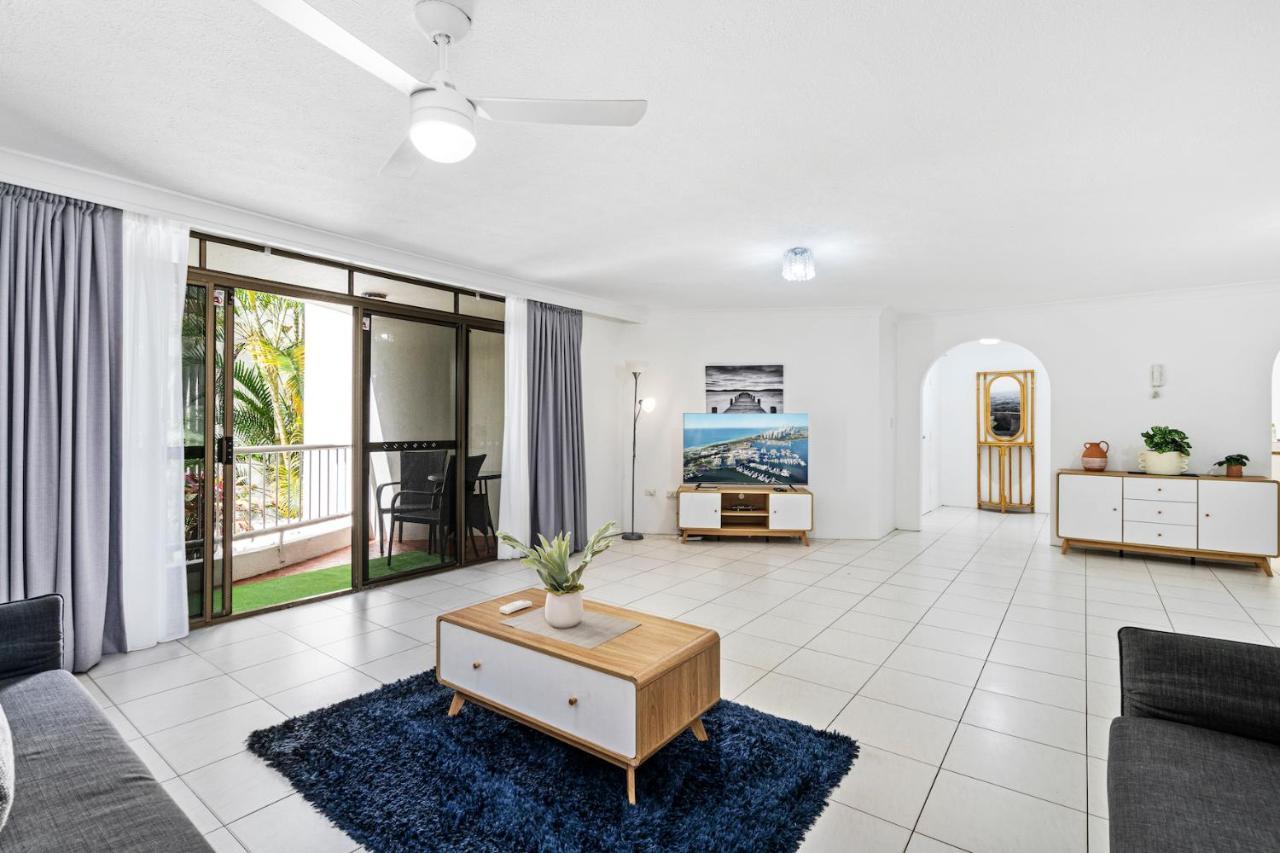 Coco Bella Dream In Surfers Paradise * Gold Coast