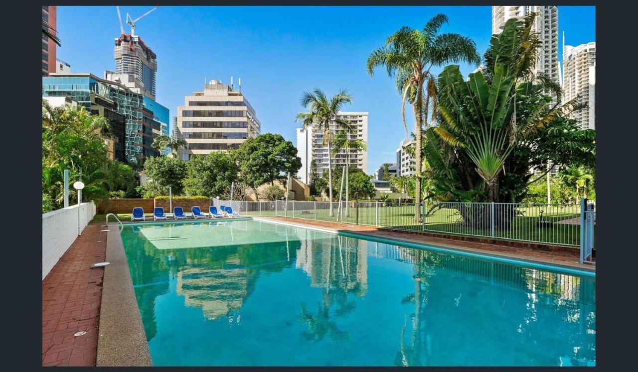 Apartamento Large Waterfront In Surfers Paradise - Coasthm Gold Coast