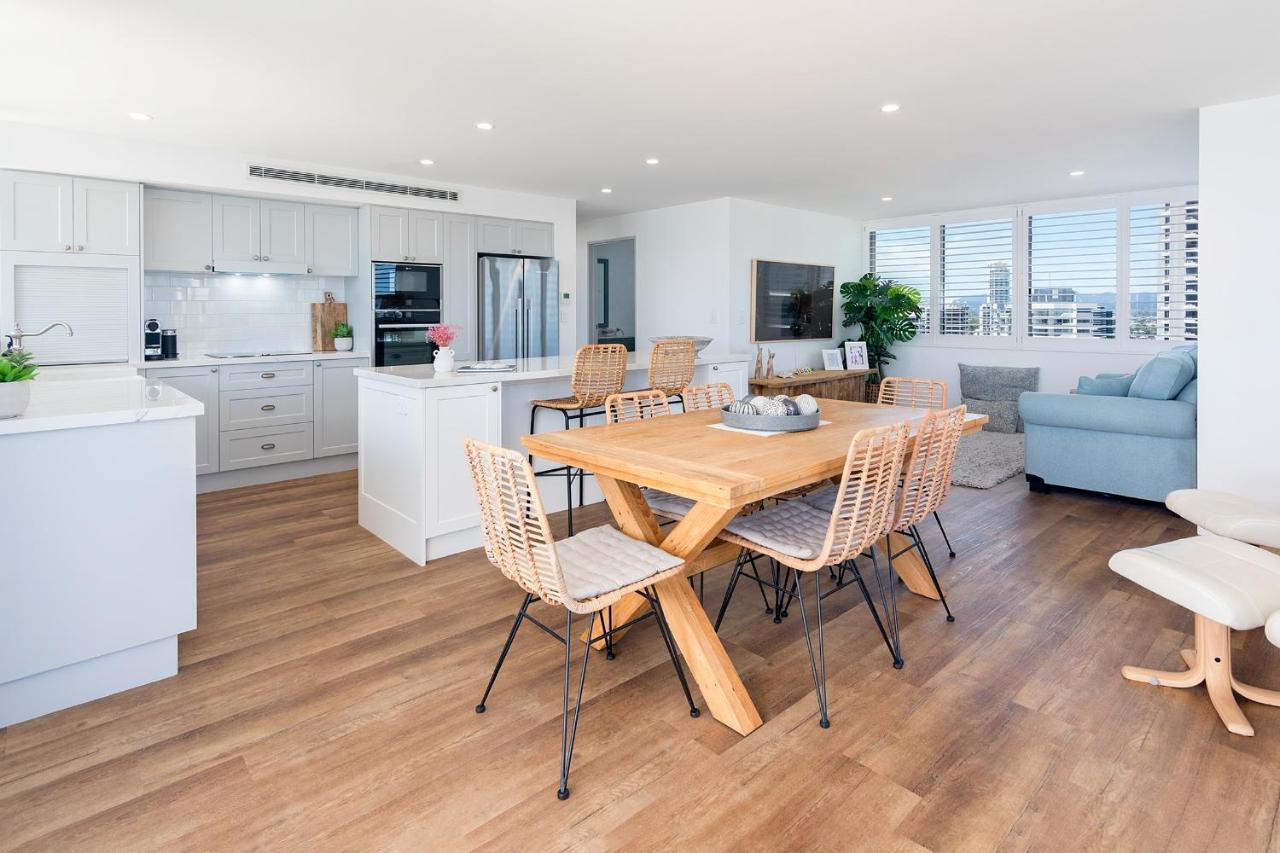 Apartment Beachfront Surfers Paradise Berkeley By The Sea Gold Coast