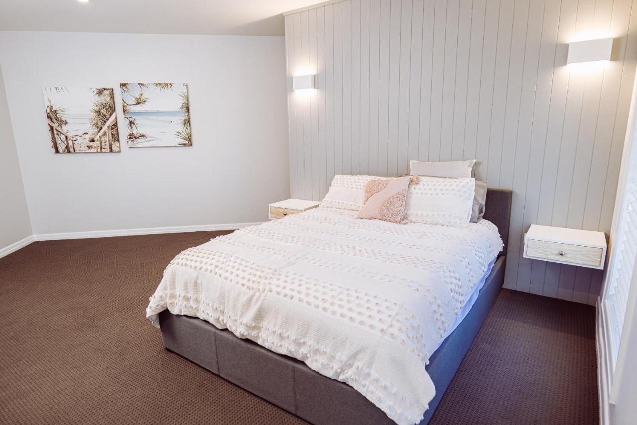 Luxury Canal Paradise, 3 Bed In Broadbeach Waters Gold Coast