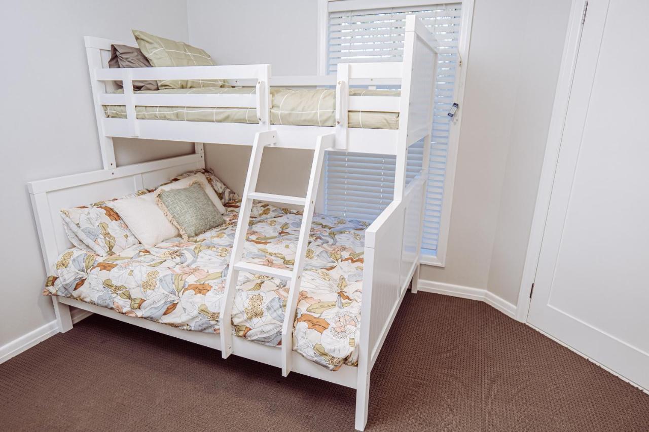 Luxury Canal Paradise, 3 Bed In Broadbeach Waters Holiday home *