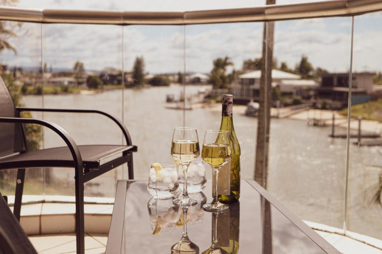 Luxury Canal Paradise, 3 Bed In Broadbeach Waters Holiday home