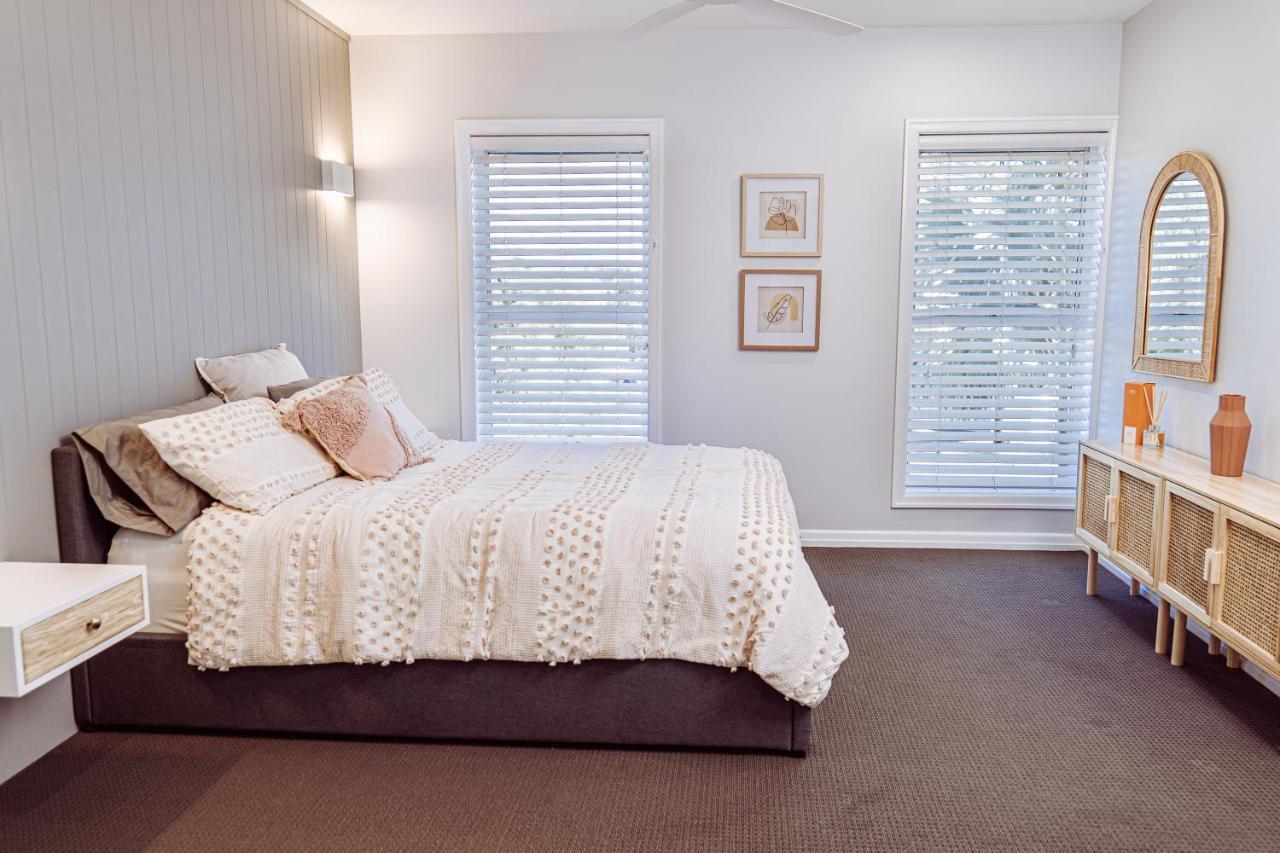 Luxury Canal Paradise, 3 Bed In Broadbeach Waters Holiday home Gold Coast