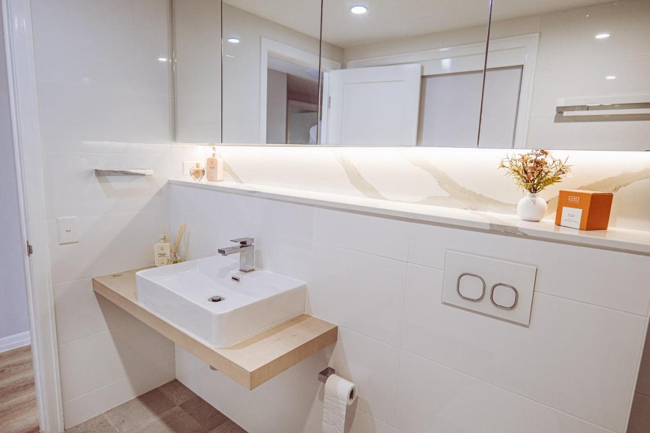 Luxury Canal Paradise, 3 Bed In Broadbeach Waters * Gold Coast