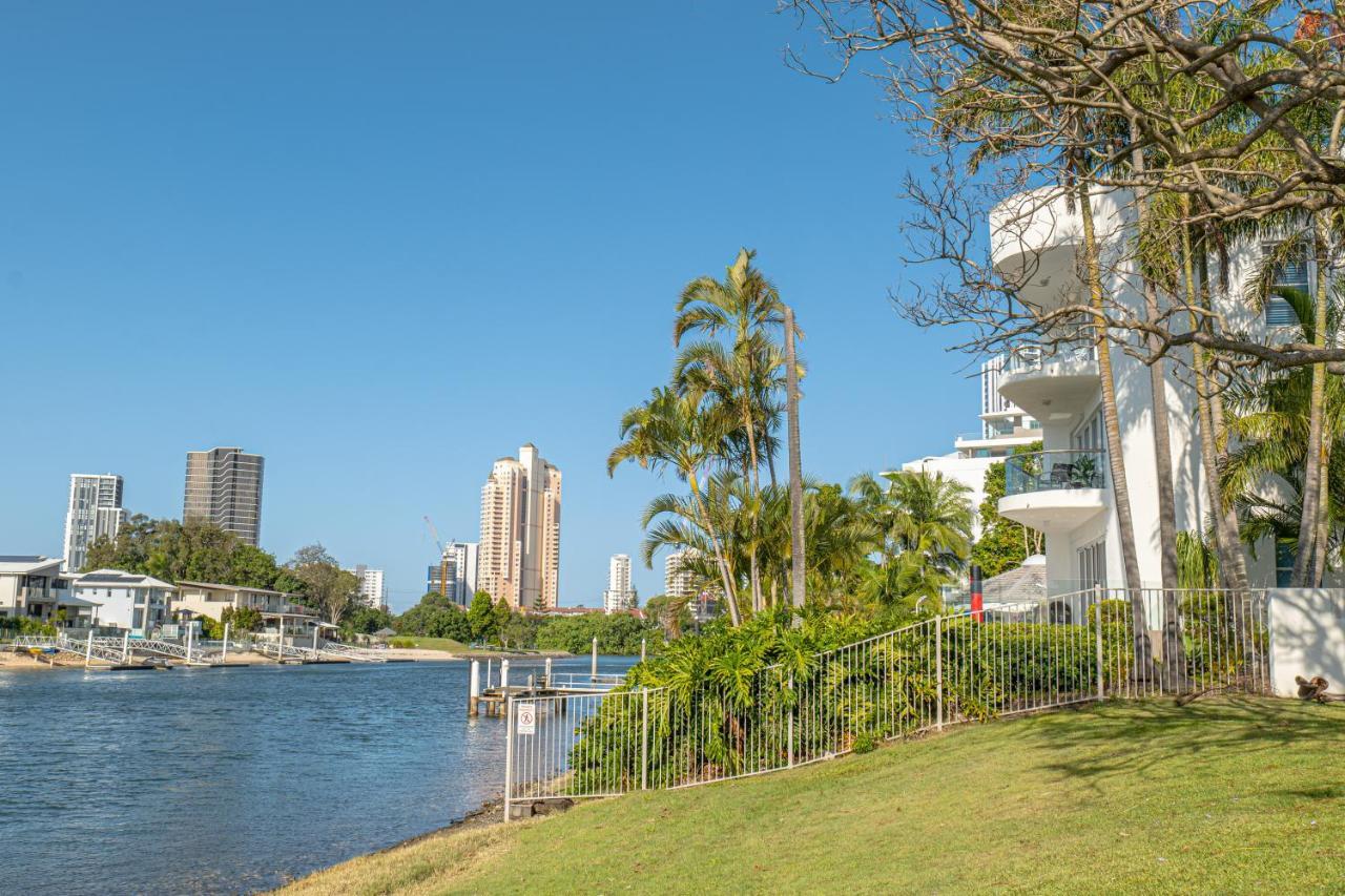 Luxury Canal Paradise, 3 Bed In Broadbeach Waters