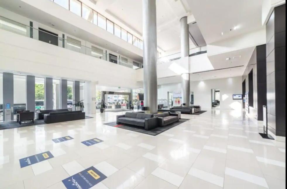 Luxury & Ocean View In Surfers Paradise Apartment *