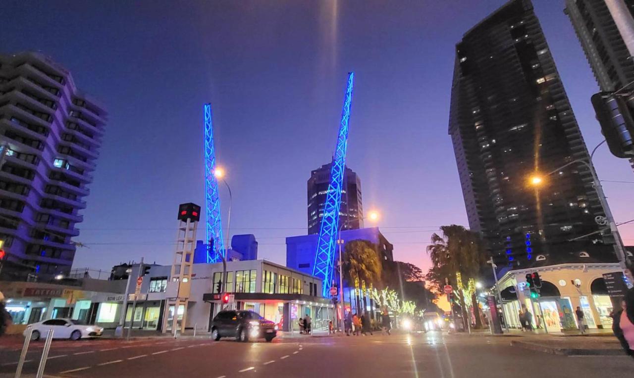Beachside 2 Bedroom In The Heart Of Surfers Paradise - Chevron Renaissance - Free Parking Gold Coast