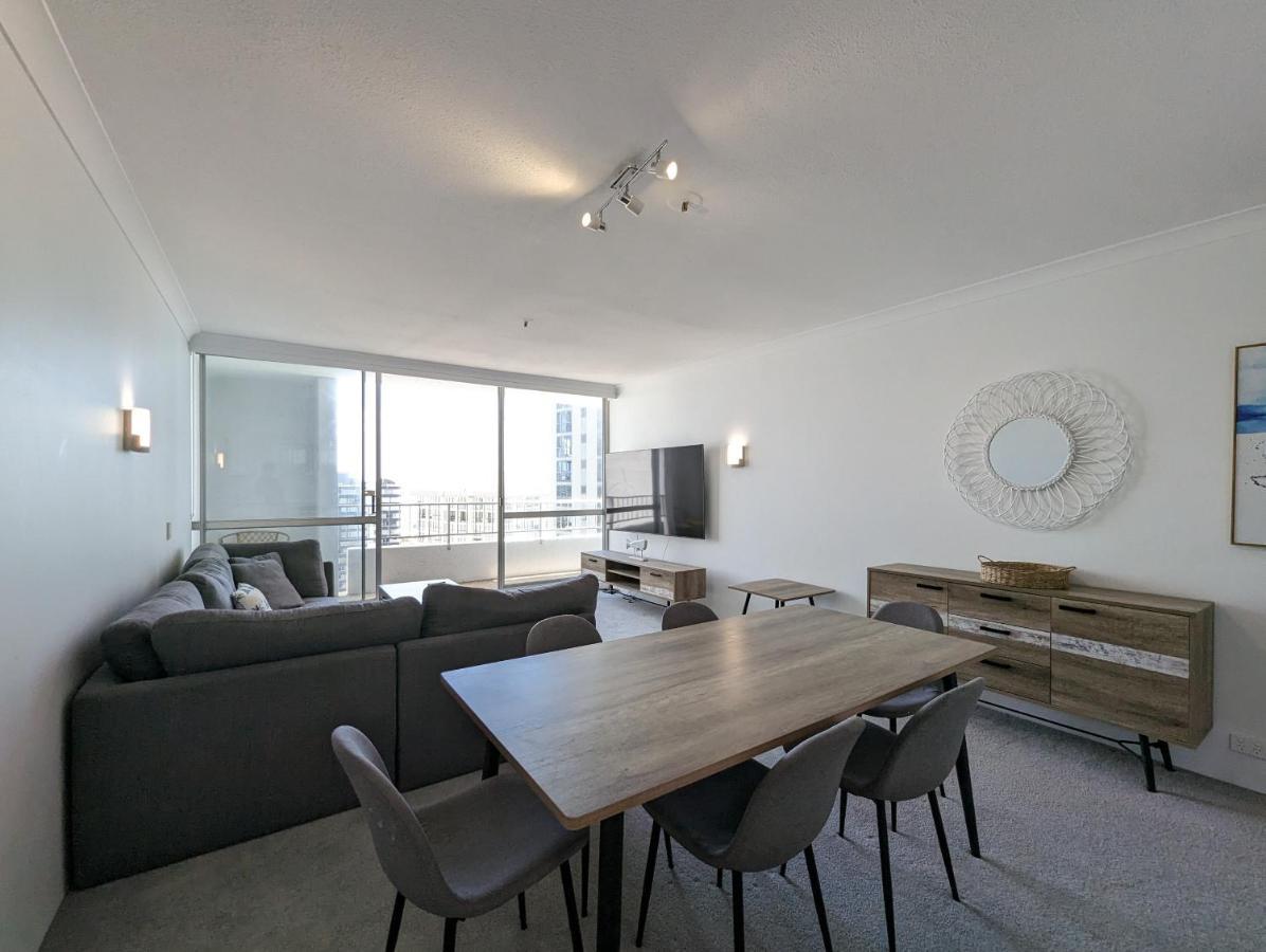 Golden Gate Apartment *
