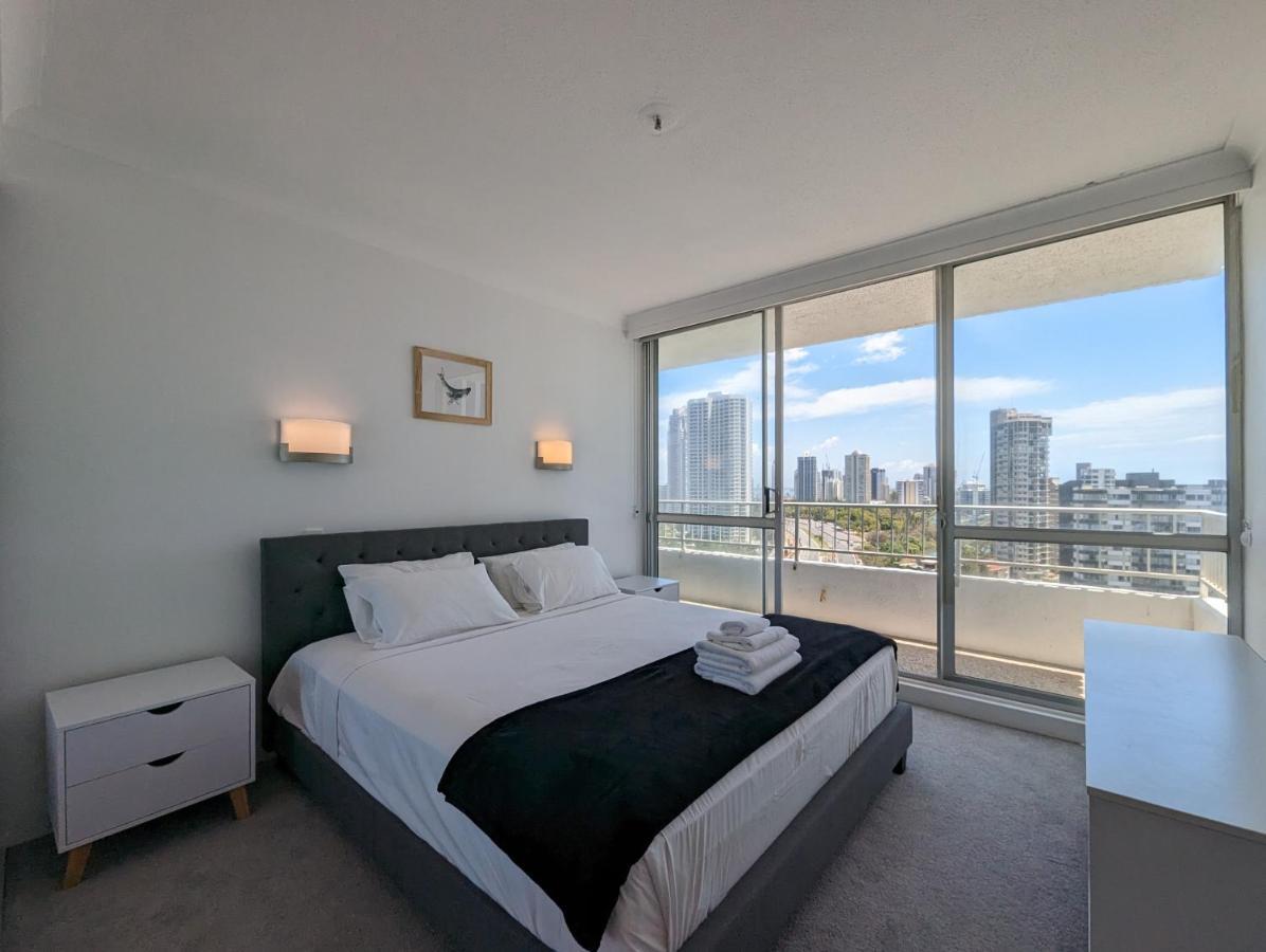 Golden Gate Apartment *
