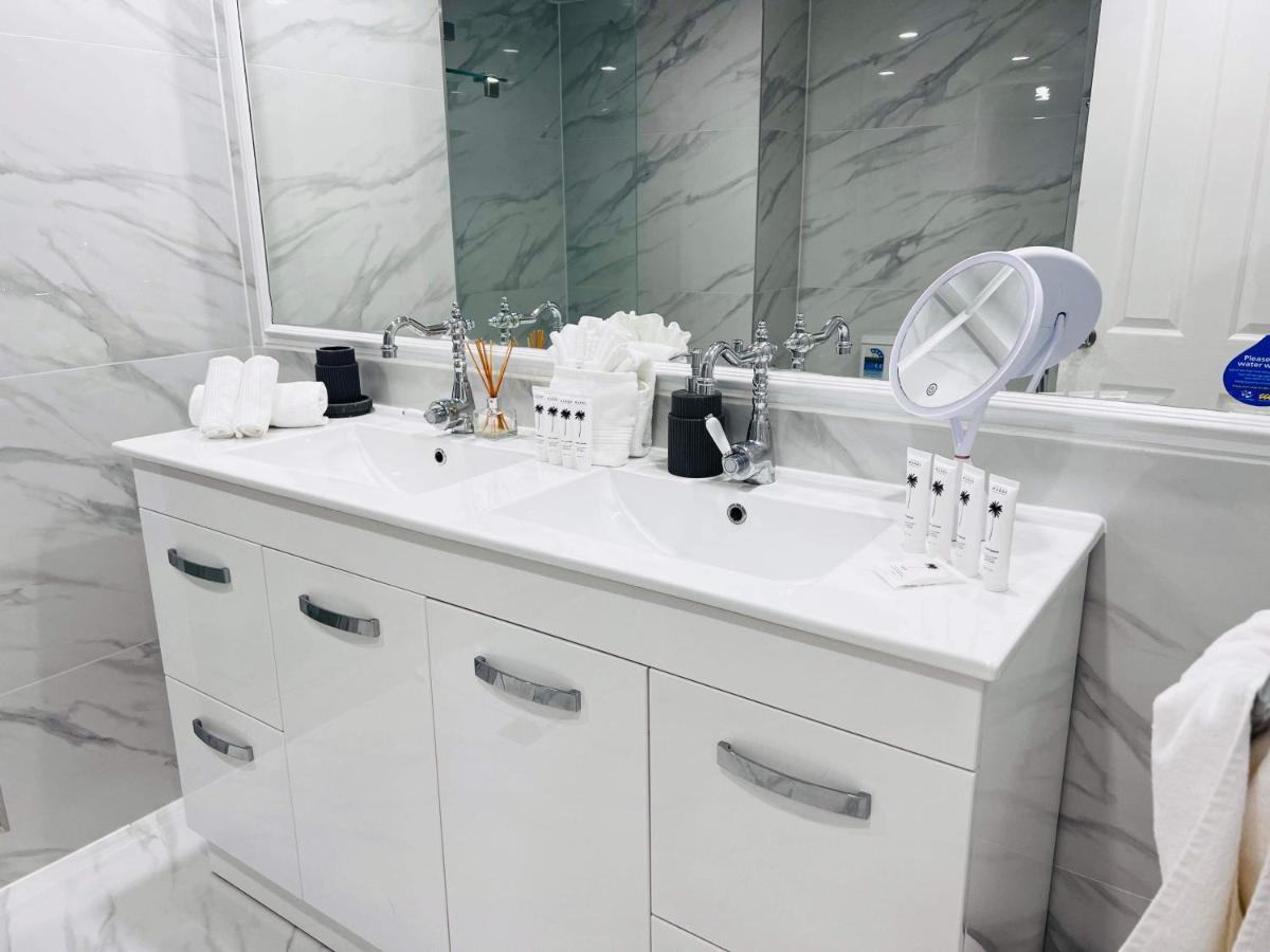 Beachfront Romantic Getaway - Surfers Paradise * Gold Coast