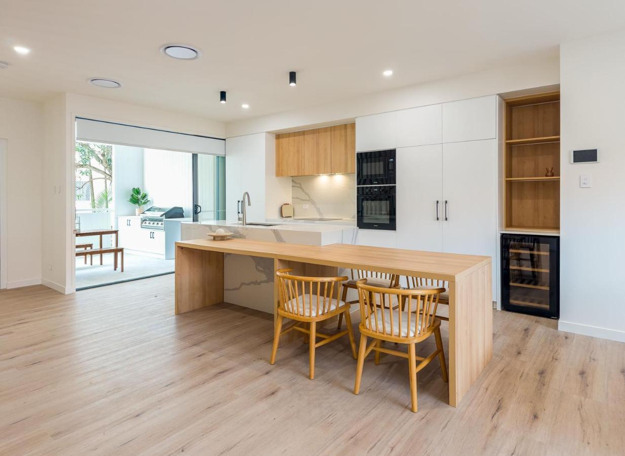 Villa Unique Kirra Townhouse