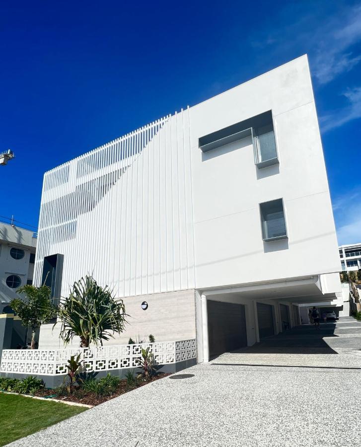 Villa Unique Kirra Townhouse
