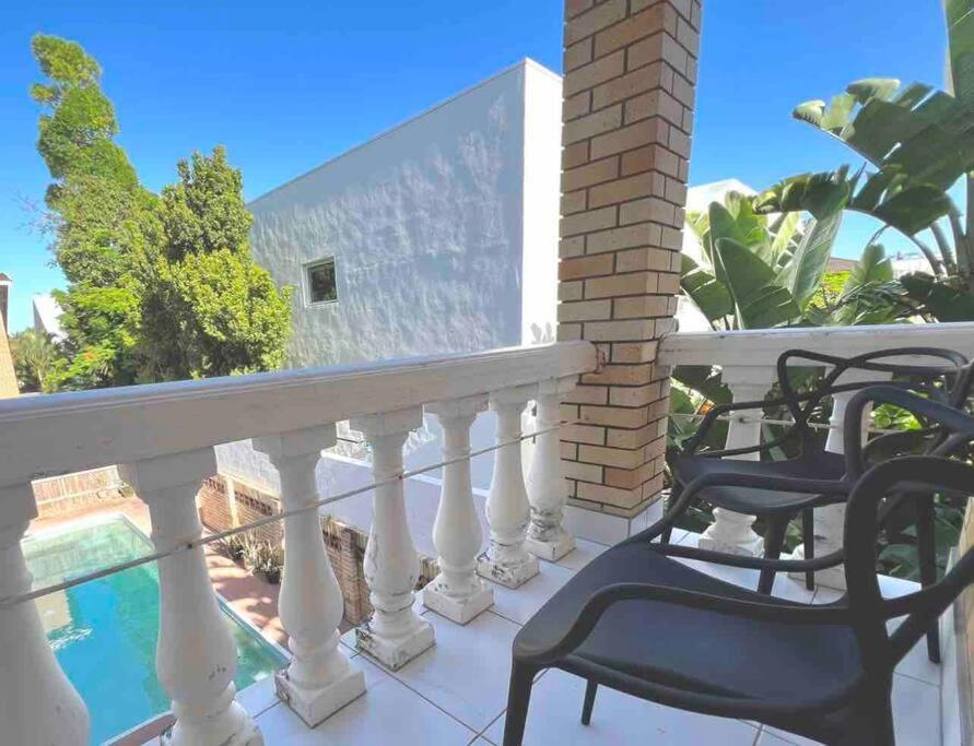 Apartment Unit - Steps From The Beach! Sleeps 4. Gold Coast