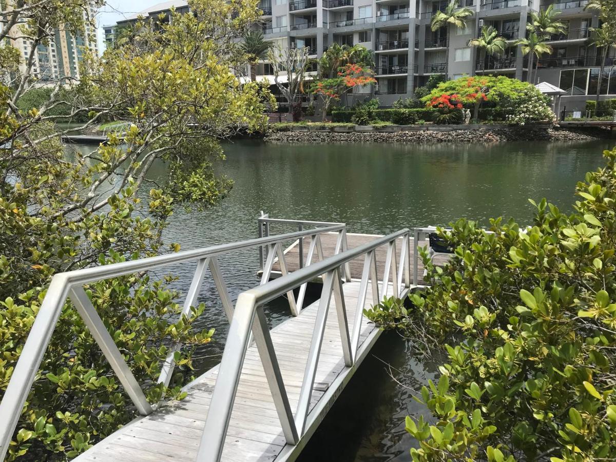 Large Surfers Paradise With Fantastic Views Apartment Gold Coast