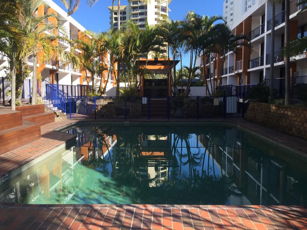 Aparthotel Club Surfers Gold Coast