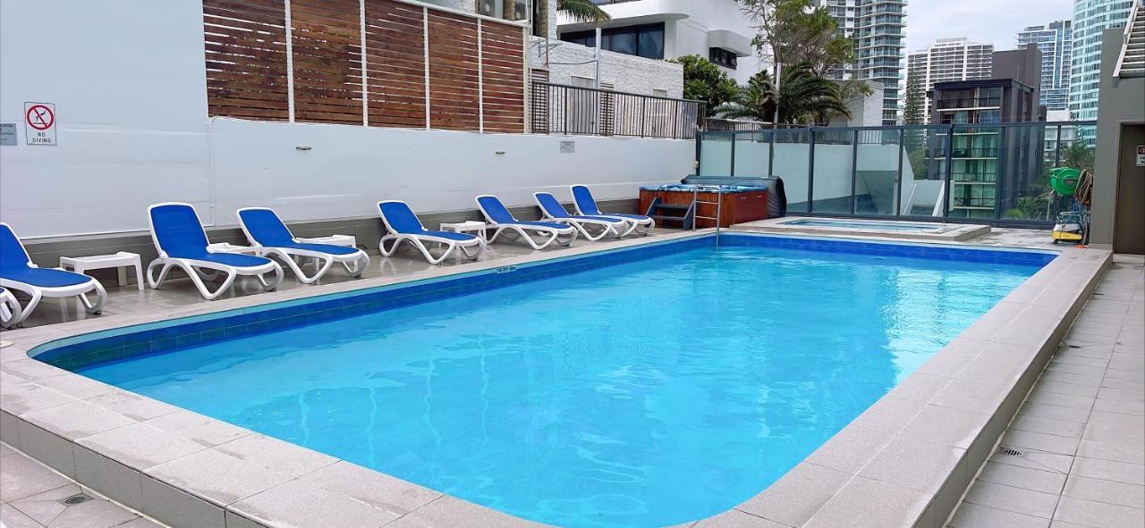 1 Bedroom And 1 Living Family Apartment *