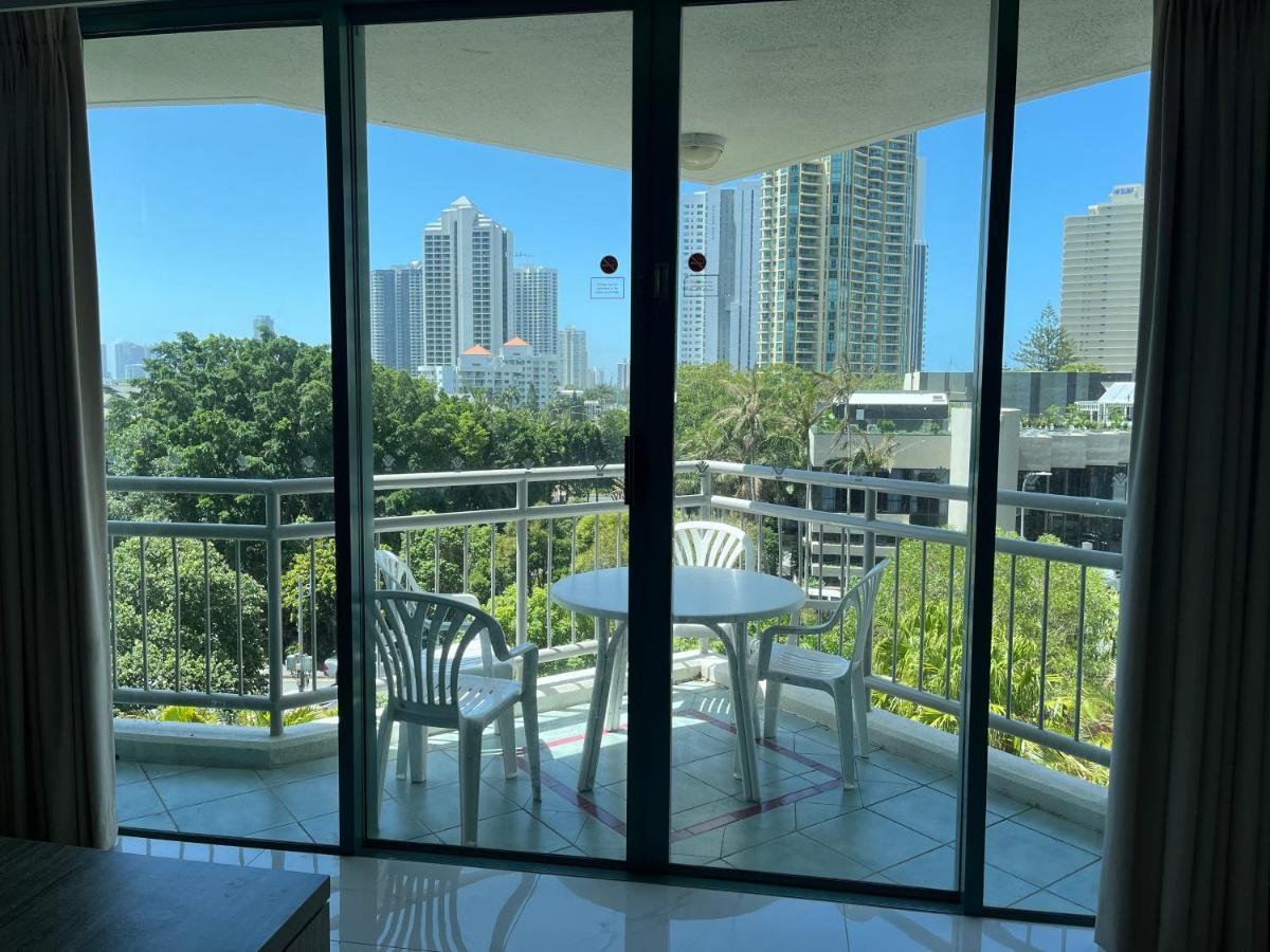 Crown Towers Apartment