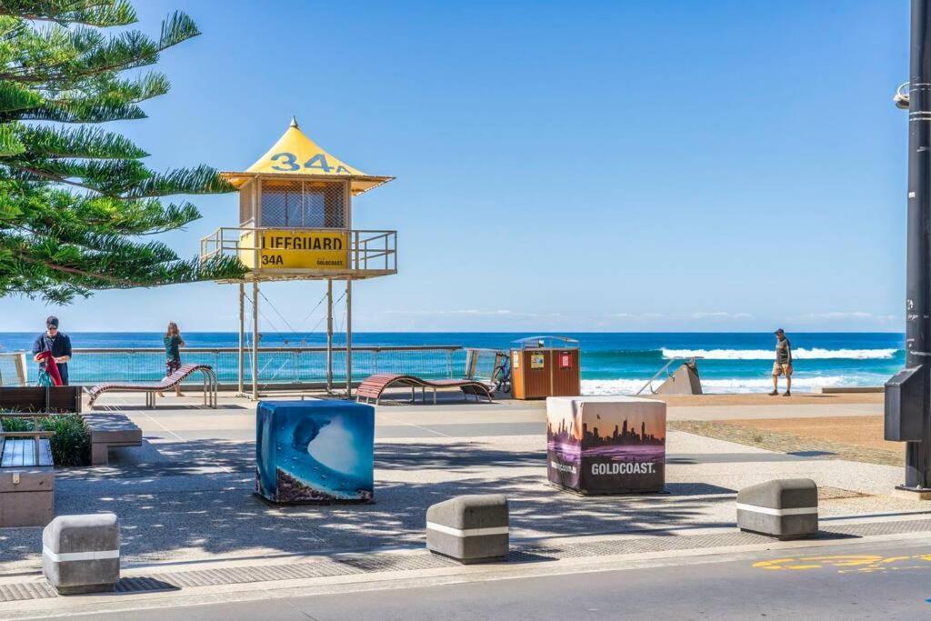 Zenith 2bd Absolute Beachfront Surfers Paradise Apartment *