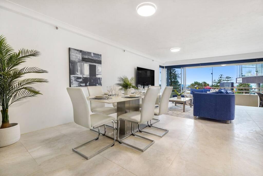 Apartment Zenith 2bd Absolute Beachfront Surfers Paradise