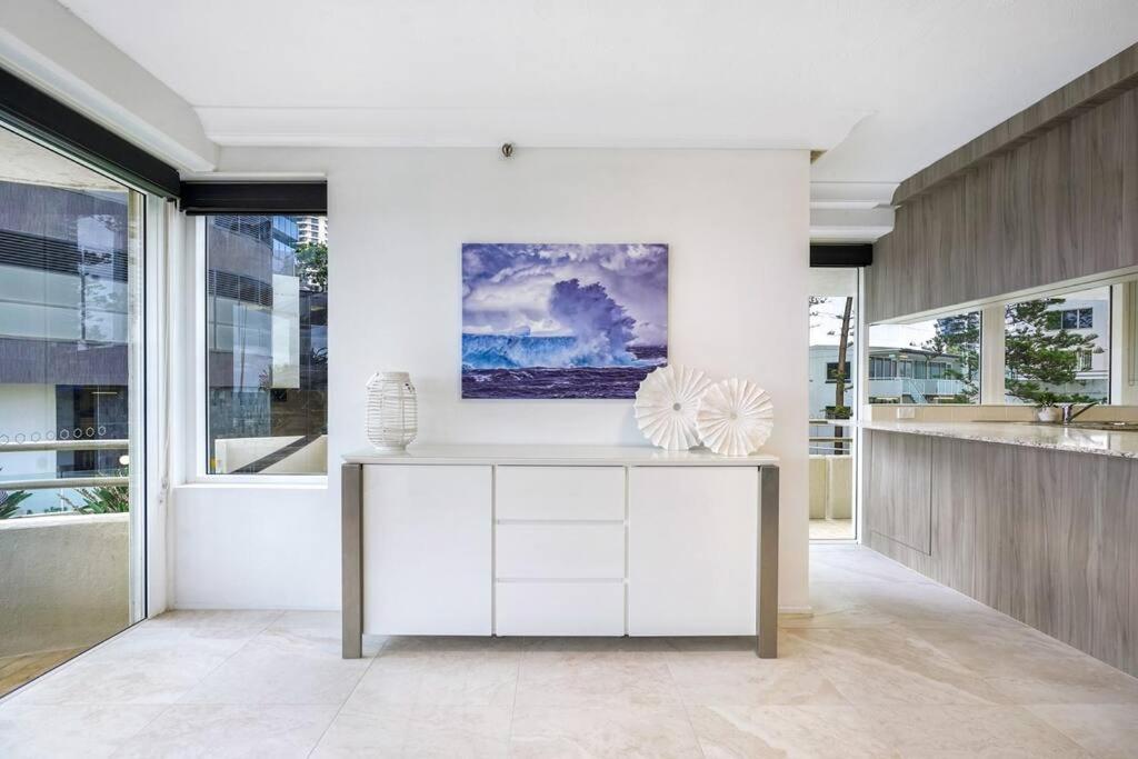 Zenith 2bd Absolute Beachfront Surfers Paradise * Gold Coast