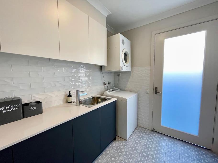 Holiday home Capri Waterfront 5br Waterfront Heated Pool