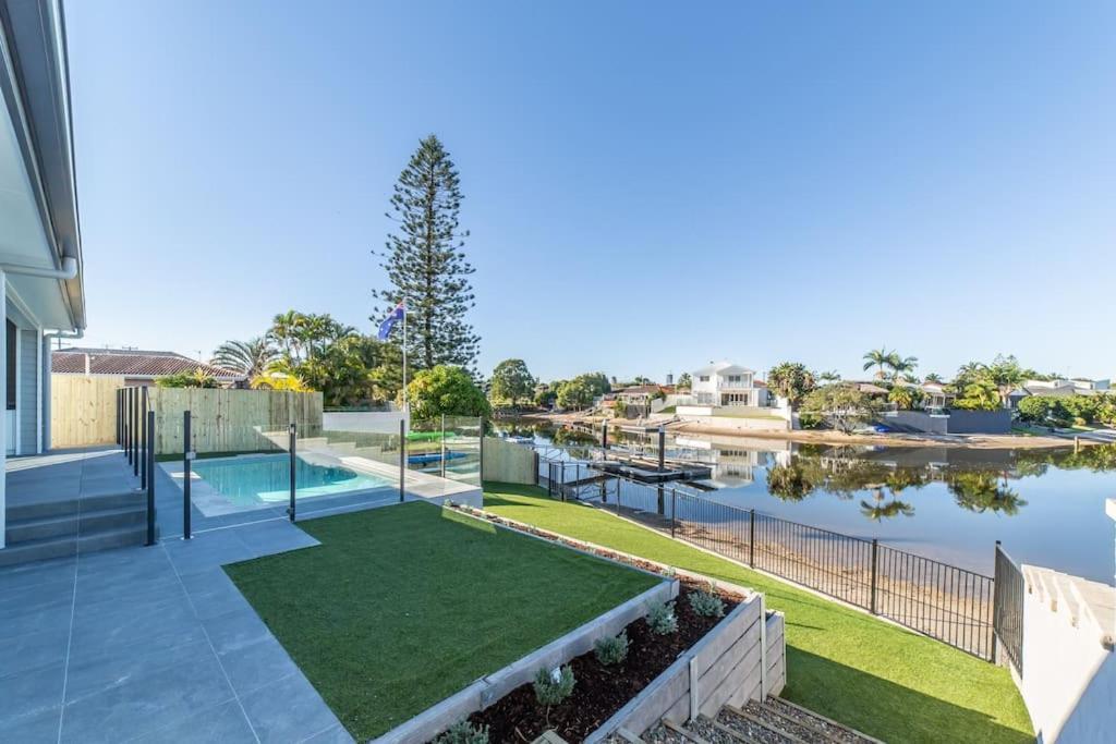 Capri Waterfront 5br Waterfront Heated Pool * Gold Coast
