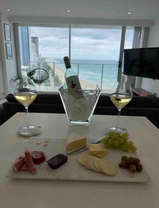 Apartment Absolute Beachfront Surfers Paradise *